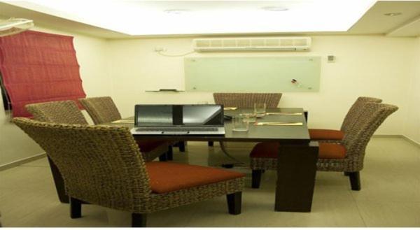 Shilton Suites Bangalore Bisnis foto
