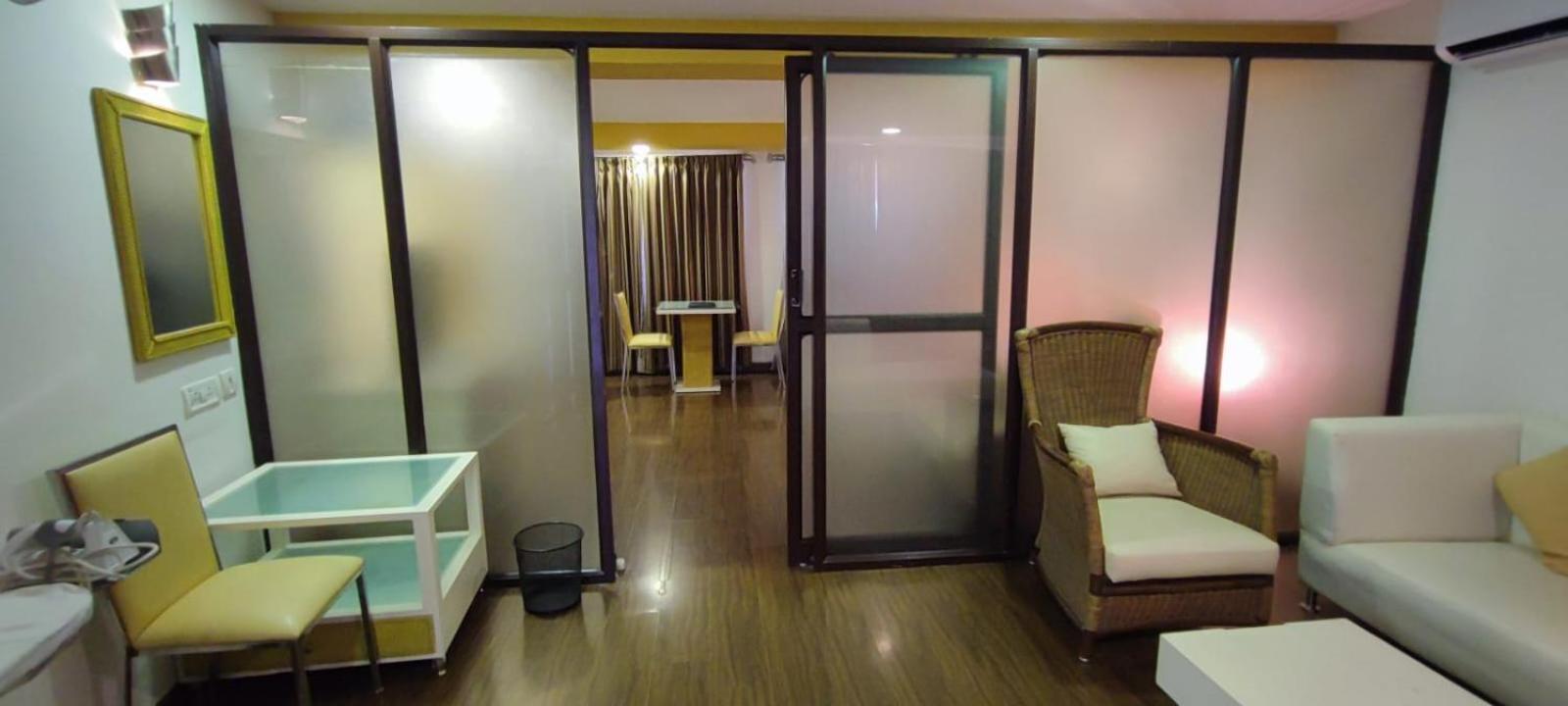 Shilton Suites Bangalore Bagian luar foto