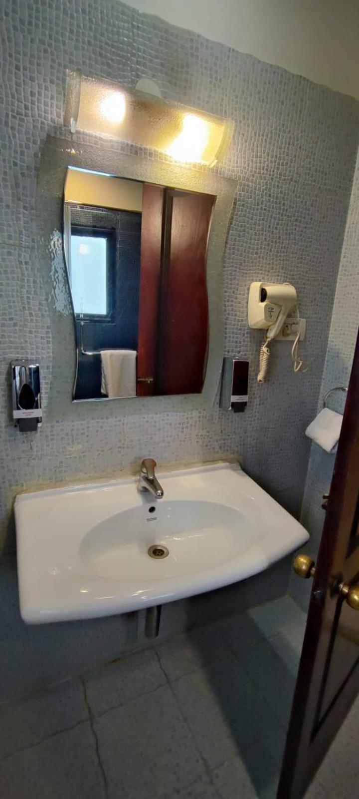 Shilton Suites Bangalore Bagian luar foto